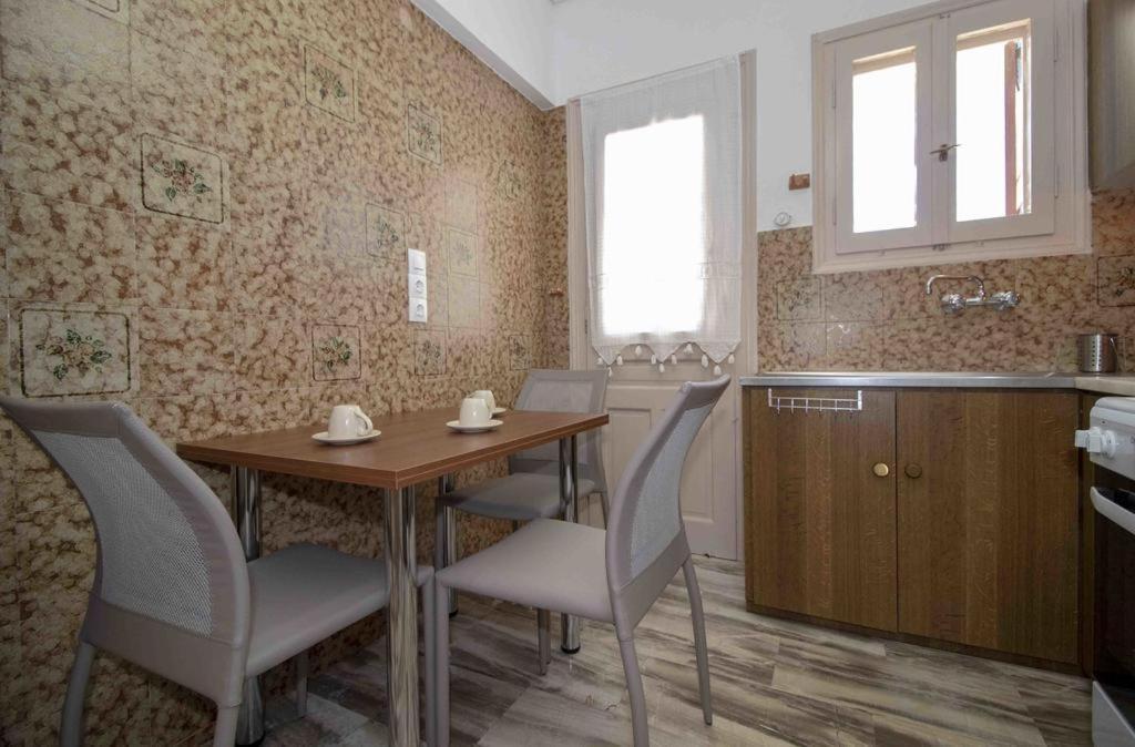 Manousi 2 - First Floor Villa Misztrász Kültér fotó