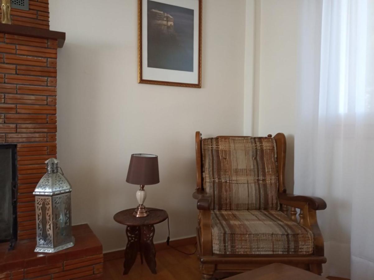 Manousi 2 - First Floor Villa Misztrász Kültér fotó